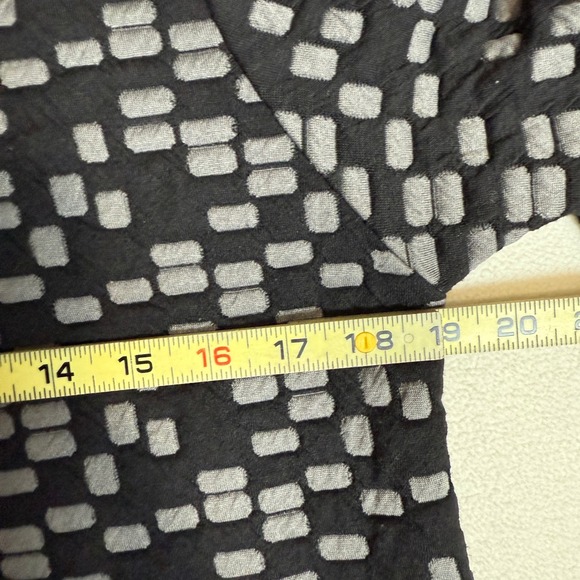 Jamie Sadock Pullover Top 1/4‎ Zip Womens S Small Mock Neck Geometric Black Gray - Picture 5 of 6